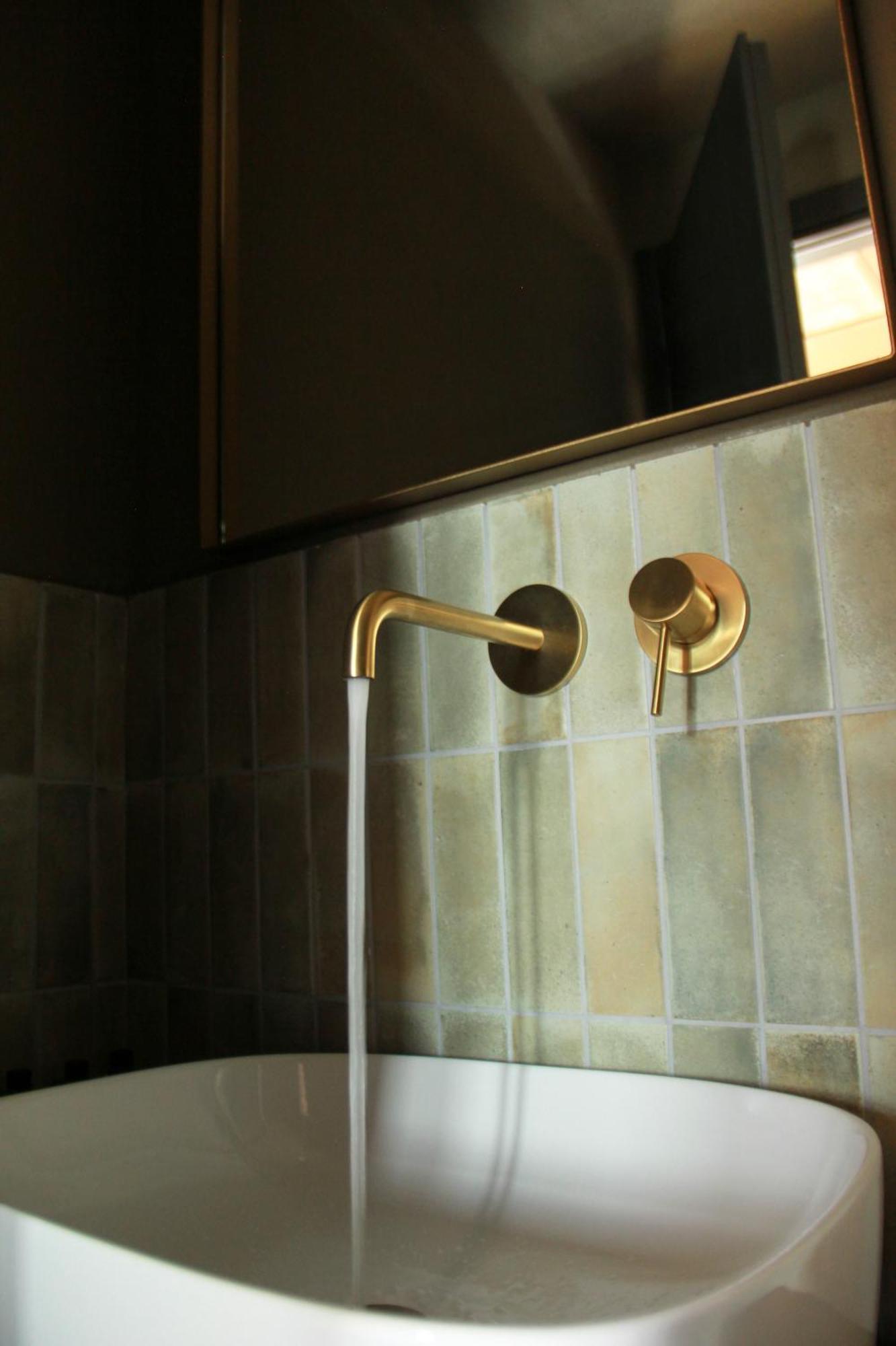Lithero Suites Стемница Екстериор снимка